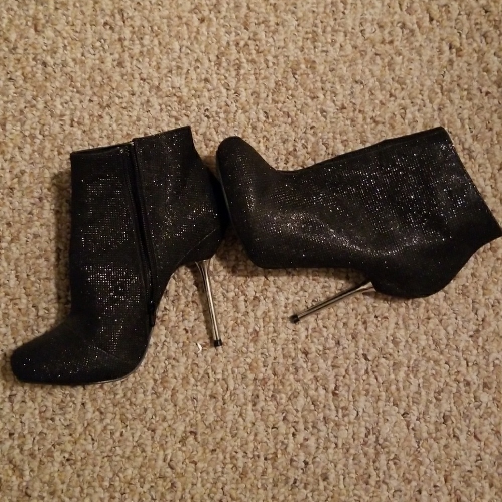 Booties - Picture 3 of 4